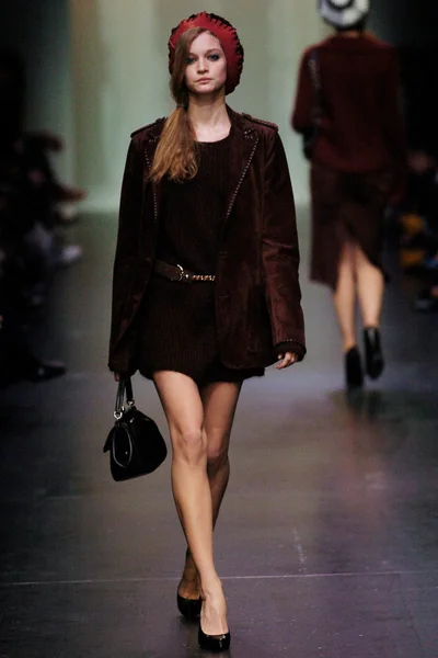 Look 15